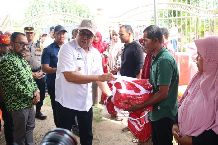 Pj Gubernur Bustami Serahkan Bantuan Dan Tinjau Penanganan Bencana Di Aceh Utara