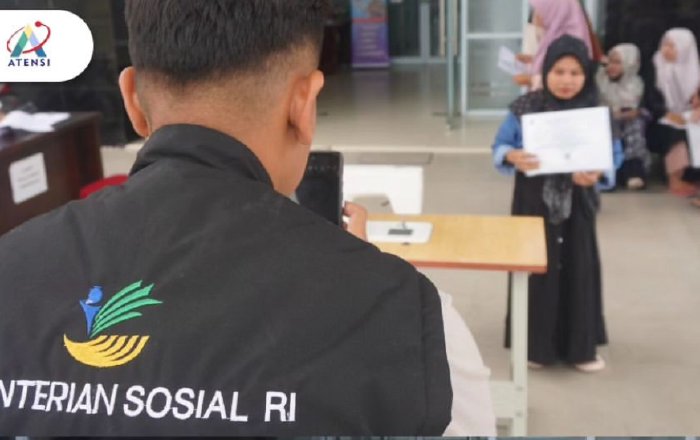 Kemensos Serahkan Bantuan Atensi Alat Jahit Di Pidie Jaya