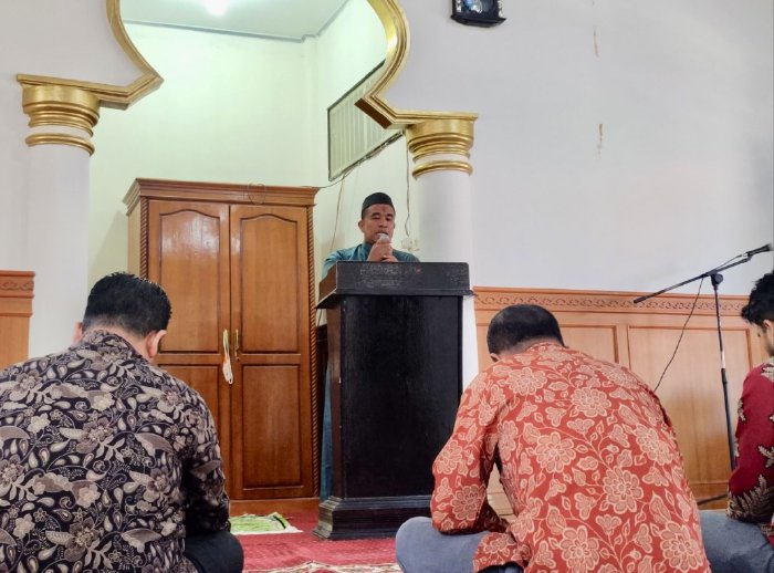 Tausyiah Rutin Dinsos, Ust. Abdullah : Kualitas Shalat Jangan Begitu-Begitu Aja