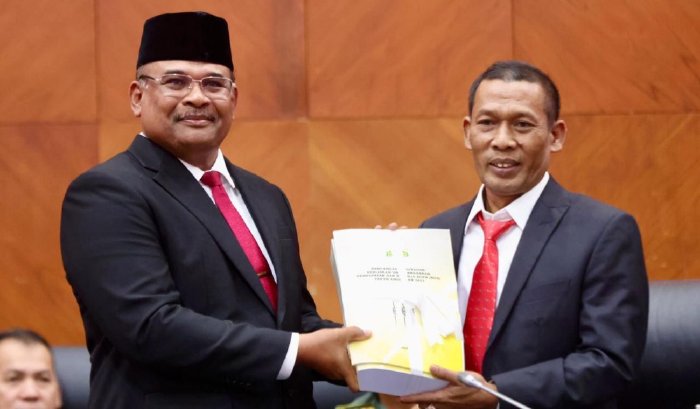 Kian Harmonis, Ketua DPRA Zulfadhli Dan Sejumlah Anggota Dewan Apresiasi Pj. Gubernur Aceh Saat Paripurna Usulan Rancangan Perubahan KUA-PPAS 2024