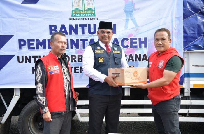 Pj Gubernur Aceh Kirim 1 Truk Bantuan untuk Korban Kebakaran Simeulue