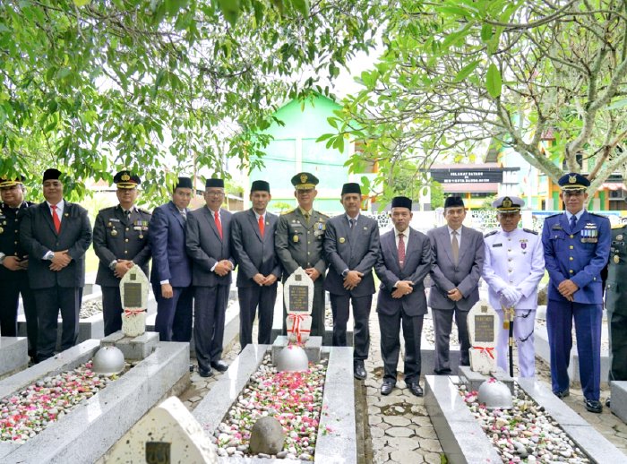 Peringati Hari Pahlawan, Kasdam IM Brigjen Ayi Pimpin Upacara Ziarah Nasional