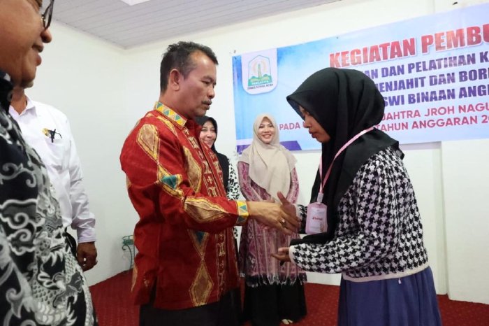 Kadinsos Aceh : Pelatihan Keterampilan Bagi Remaja Kurang Mampu Upaya Kurangi Kemiskinan